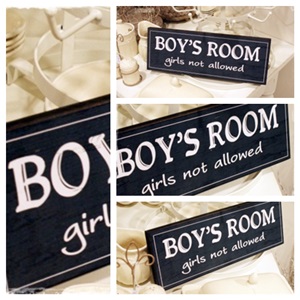 Oude look tekstbord van hout… Boys room