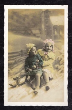 Postcard “Zusjes Op De Slee”