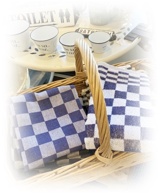Set pompdoek(theedoek) en handdoek ruit blauw wit.