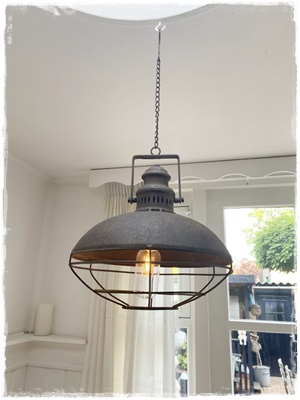 SALE! Industriele hanglamp roestkleur, ledlicht op batterijen (verhuiskorting)