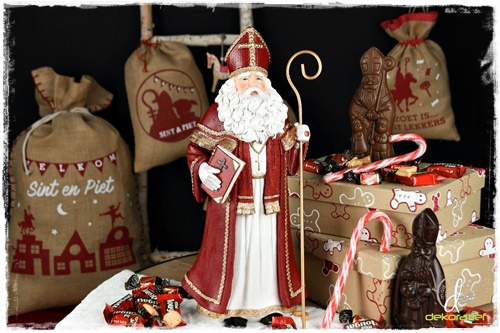 Prachtige sinterklaas, afm. 40 cm. groot x 17 cm. x 15 cm.