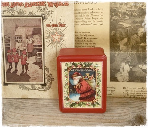 Lief blikje met antieke victoriaanse afbeelding The night before christmas 10,5 x 7,5 x 4 cm.