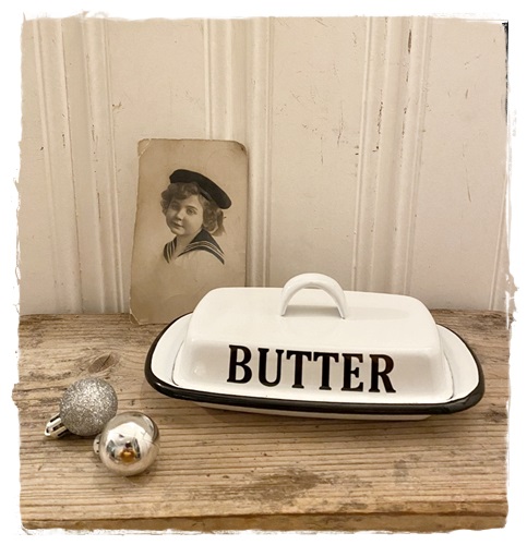 Oude Look Emaille Botervloot BUTTER, Wit Met Zwarte Rand En Letters. 21x13x8 Cm.