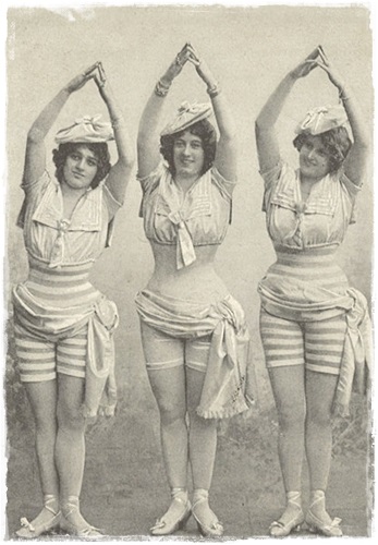 Geurzakje Nostalgische dames in zwempak met lintje, 17 x 11,5 cm. geur Fresh cotton