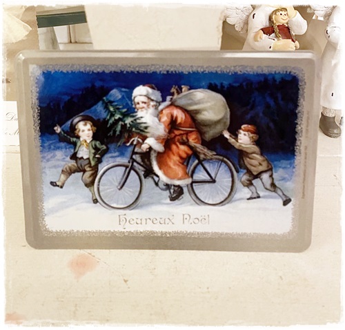 Nostalgische kerstkaart metaal met enveloppe, Kerstman op de fiets