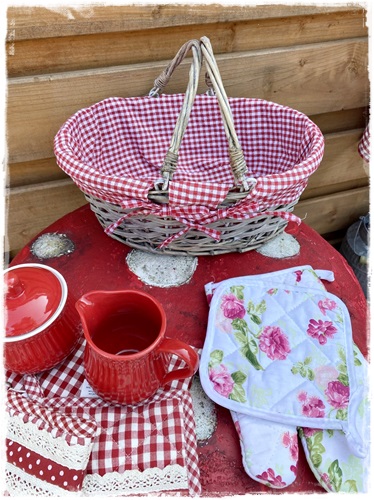 picknick/appelmandje met binnenstof rood wit ruitje en hengsels 34x23x13/23