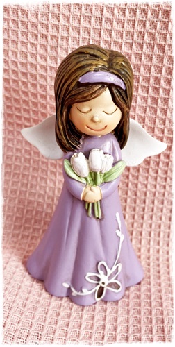 Schattige kwalitatief mooie gedetailleerde engeltje met tulpen merk Dicksons, lila jurkje, van hars 10 cm.