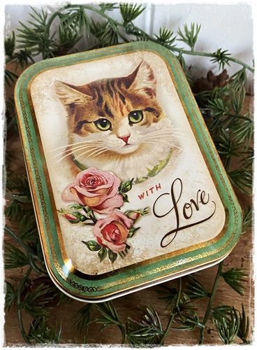 Schattig blikje met afbeelding roos kat/poes, With love… 10,5 x 8 x 4 cm.