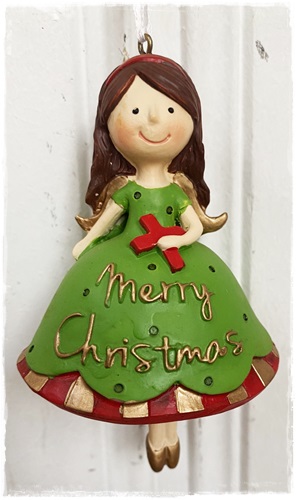 Schattig meisje / engeltje met prachtig jurkje waar Merry Christmas op staat in goudkleurige letters.