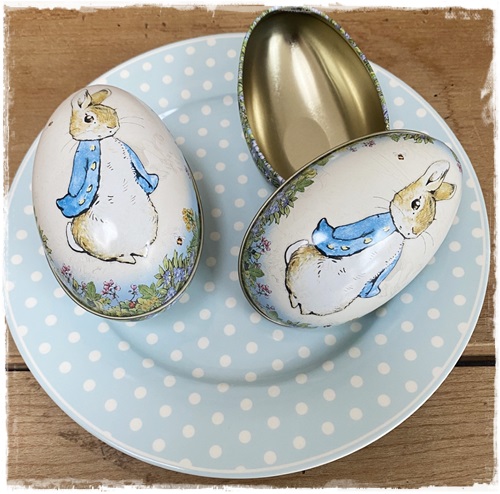 Lief blikje van Peter Rabbit vorm van een ei (ook leuk als kraamkadootje)