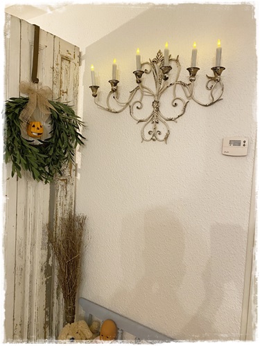 Muurkandelaar 6 armige kandelaar, zeer oude look, (smeedijzer, franse stijl) afm. 73 cm. br. x 50 cm. h. x 14 cm. diep(niet voorradig,kan wel besteld worden)