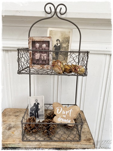 Landelijk rek wat kan staan en hangen 45 cm. hoog x 20 cm. breed x 12 cm. diep