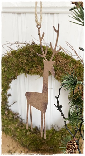 Hanger, Lief hertje van metaal in roestkleur. 18 cm. groot