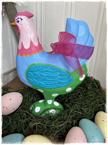 CREATIEVE Workshop KLARA HIPPE KIP BESCHILDEREN 22 cm. groot x 17 cm. breed en 6/7 cm. diep. Zondagmiddag 15 maart 2026 13.00 u – 17.00 u.