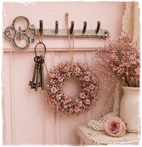 Heel leuk brocant kapstokje/sleutelrekje 25 cm. br x 7 cm. hoog x 2,5 cm. diep.