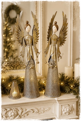 SALE! de laatste Supermooie grote engel in een oude look metaal goud , 52 cm. groot