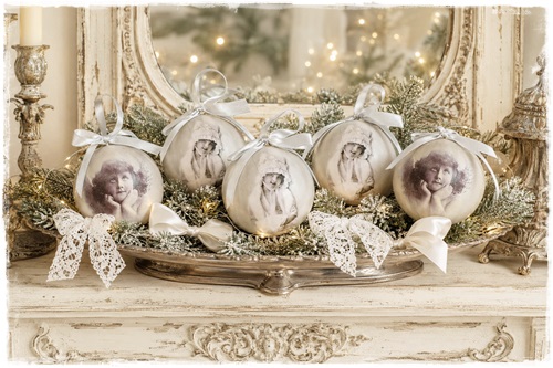 Kerstbal met antieke afbeelding vintage angelgirl/engeltje, 9 cm. doorsnee cartonage